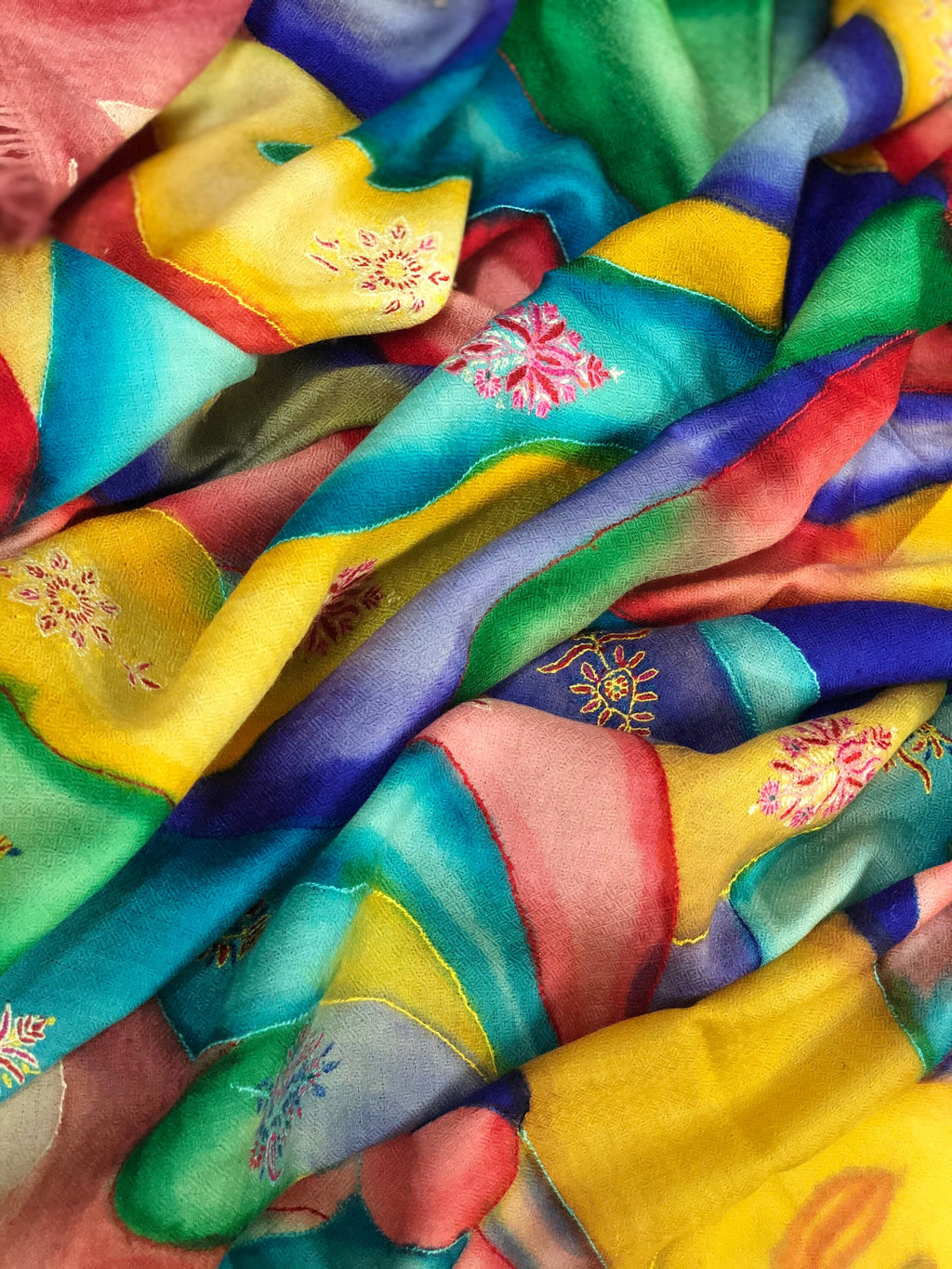 Handmade Ladakhi Cashmere Pashmina Scarf: Hand-Painted Embroidered Stole