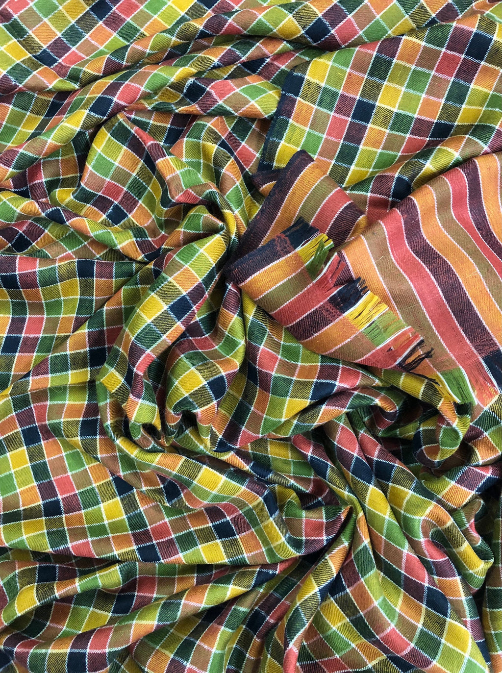 Handwoven Ladakhi Cashmere Pashmina Shawl: Multicolored Check Wrap