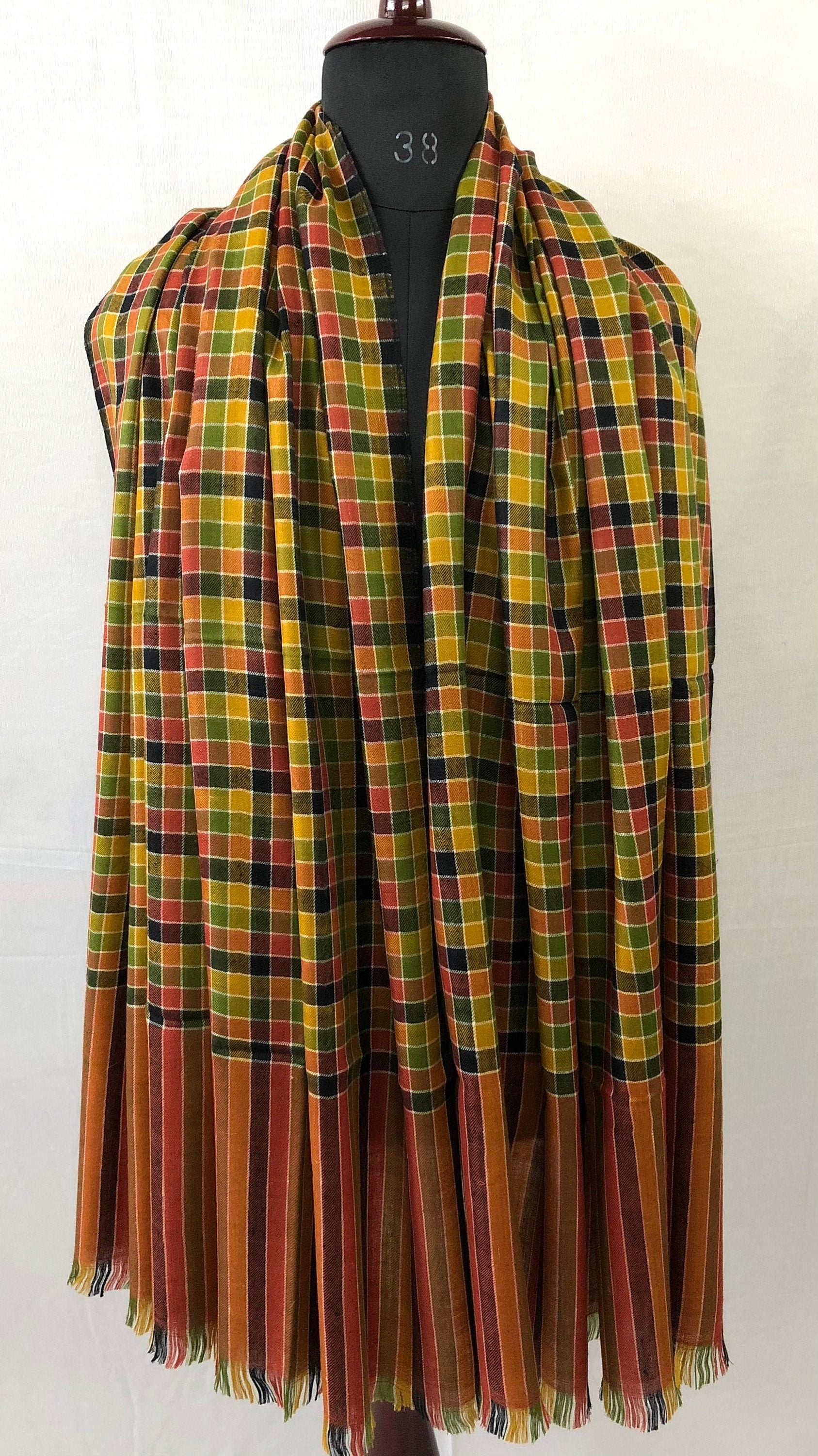 Handwoven Ladakhi Cashmere Pashmina Shawl: Multicolored Check Wrap