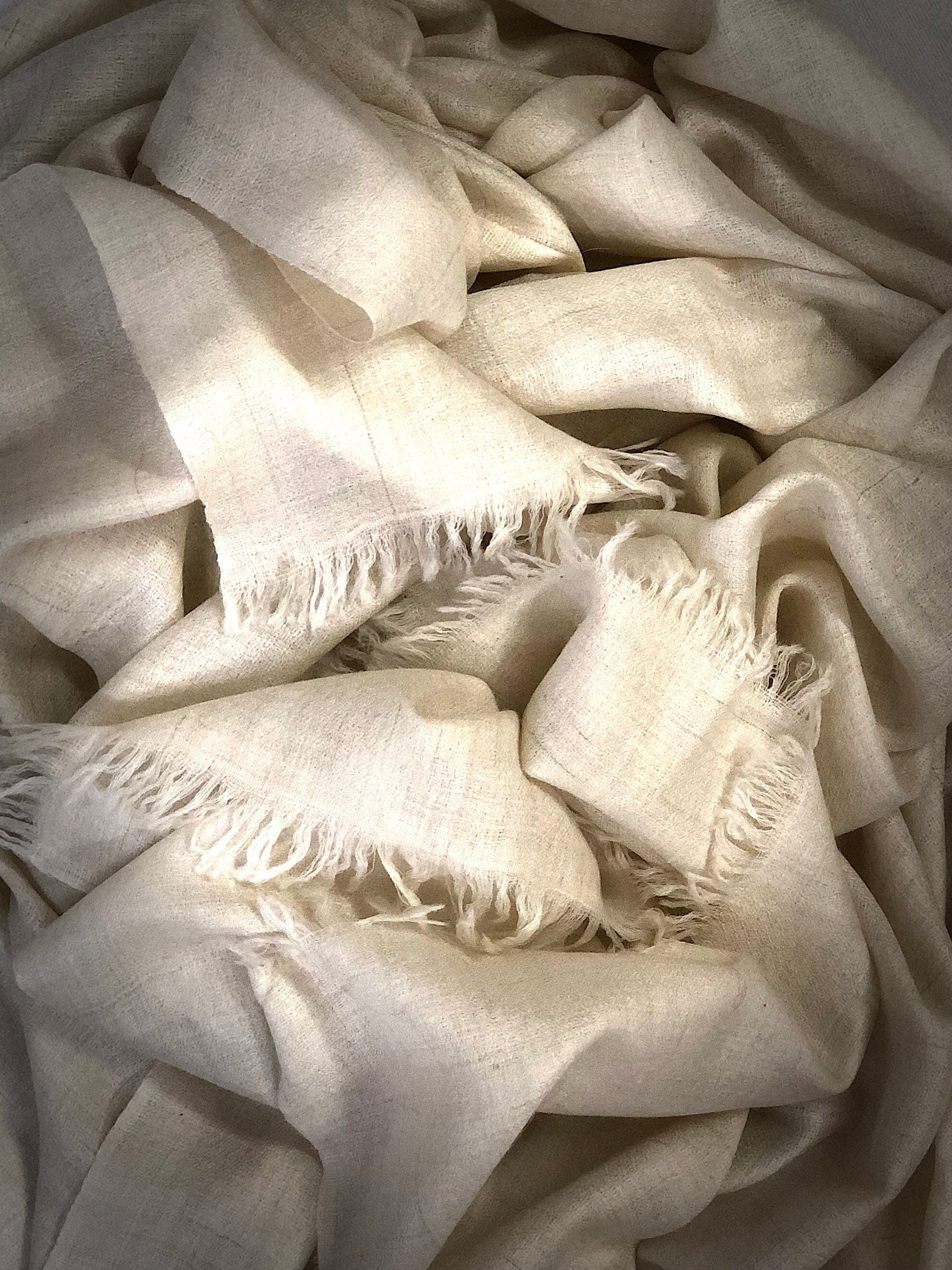 Handmade Off White Cashmere Pashmina Shawl: Soft Woven Scarf-70x200 cms