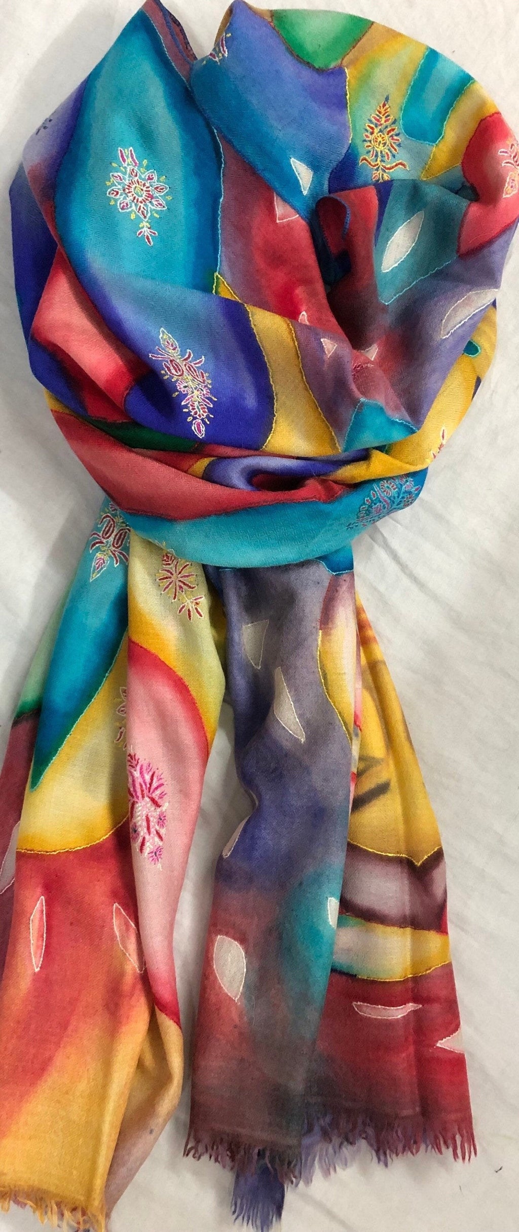 Handmade Ladakhi Cashmere Pashmina Scarf: Hand-Painted Embroidered Stole