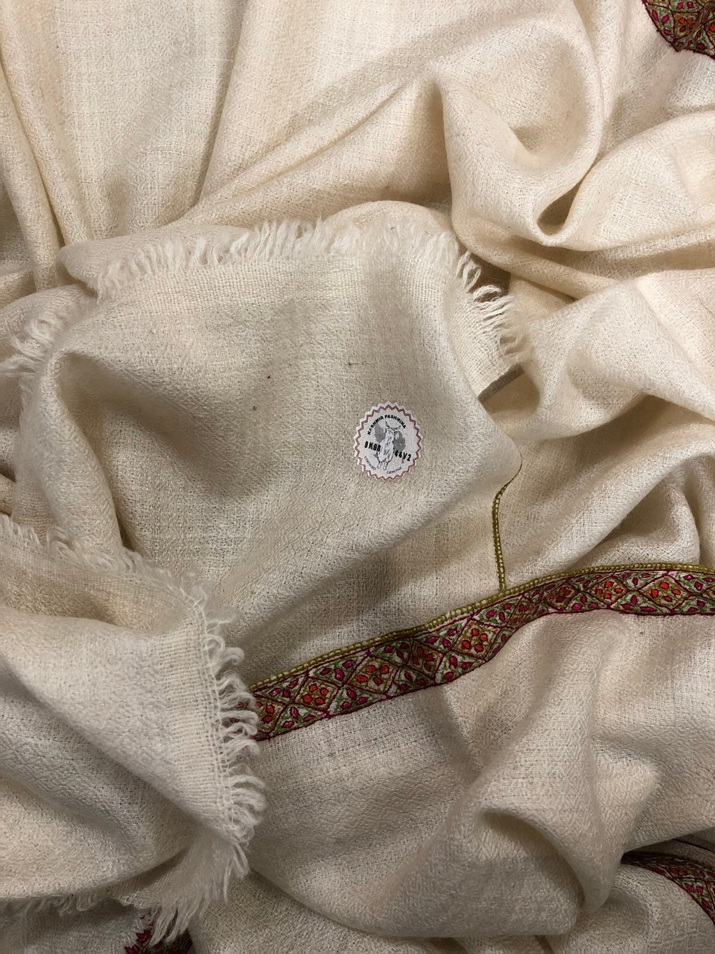 GI Stamped Antique White Sozni Embroidered Border Handmade Real Cashmere Pashmina Stole - Mehraj Crafts 