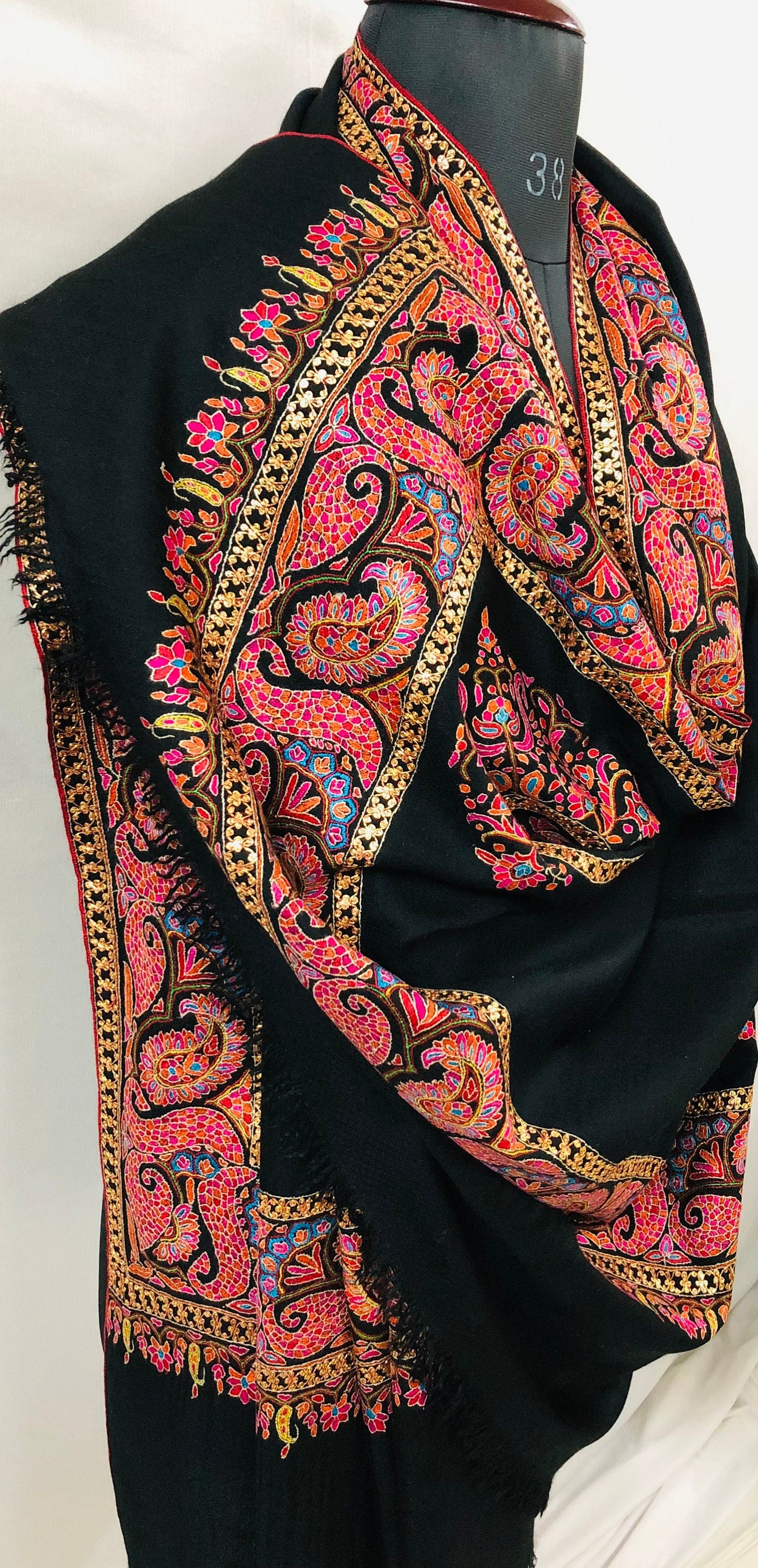 GI Certified Timeless Elegant Peacock Paisley Pattern With Golden Zari Work Handcrafted Real Cashmere Pashmina Shawl - Mehraj Crafts 