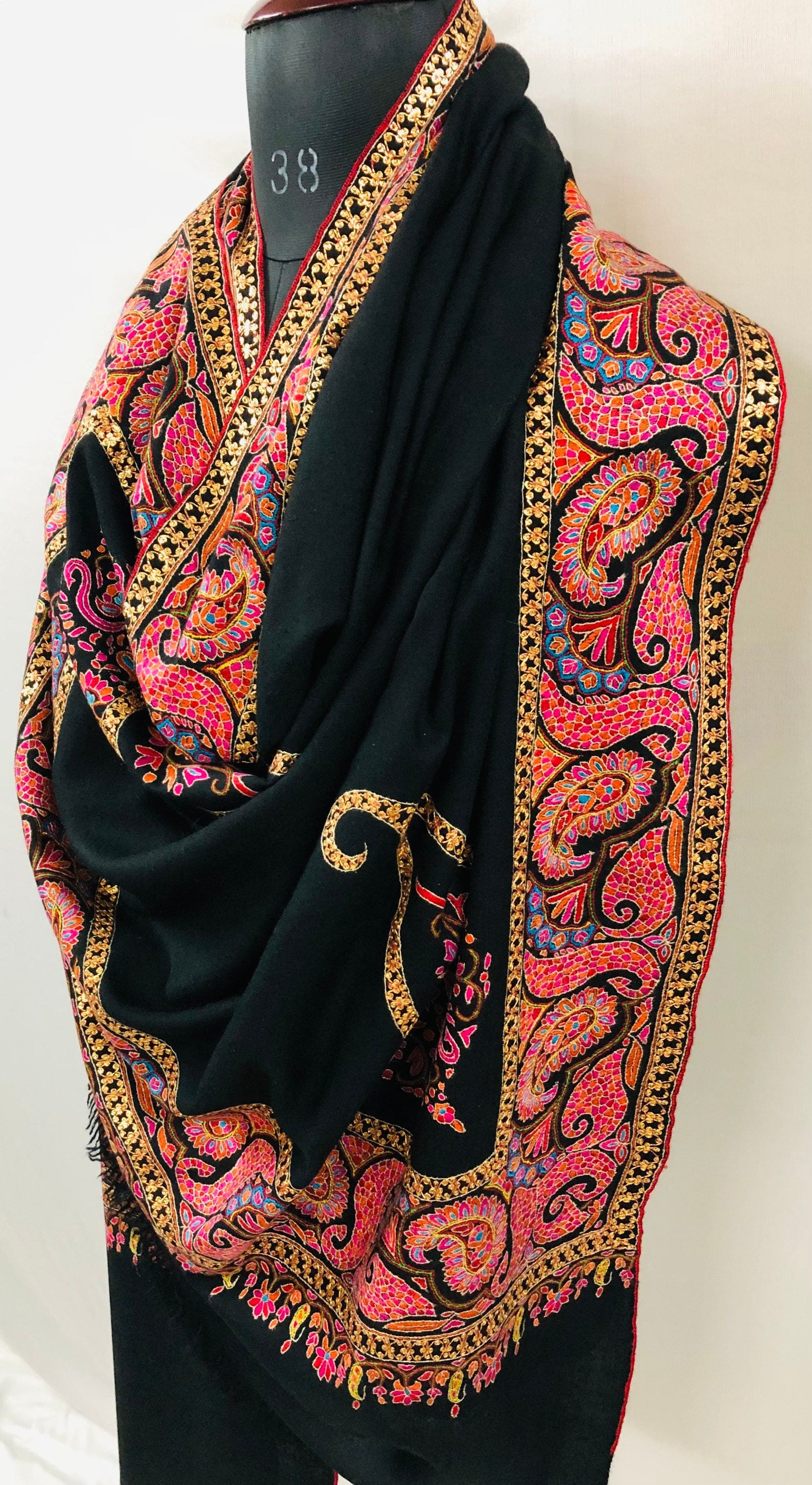 GI Certified Timeless Elegant Peacock Paisley Pattern With Golden Zari Work Handcrafted Real Cashmere Pashmina Shawl - Mehraj Crafts 