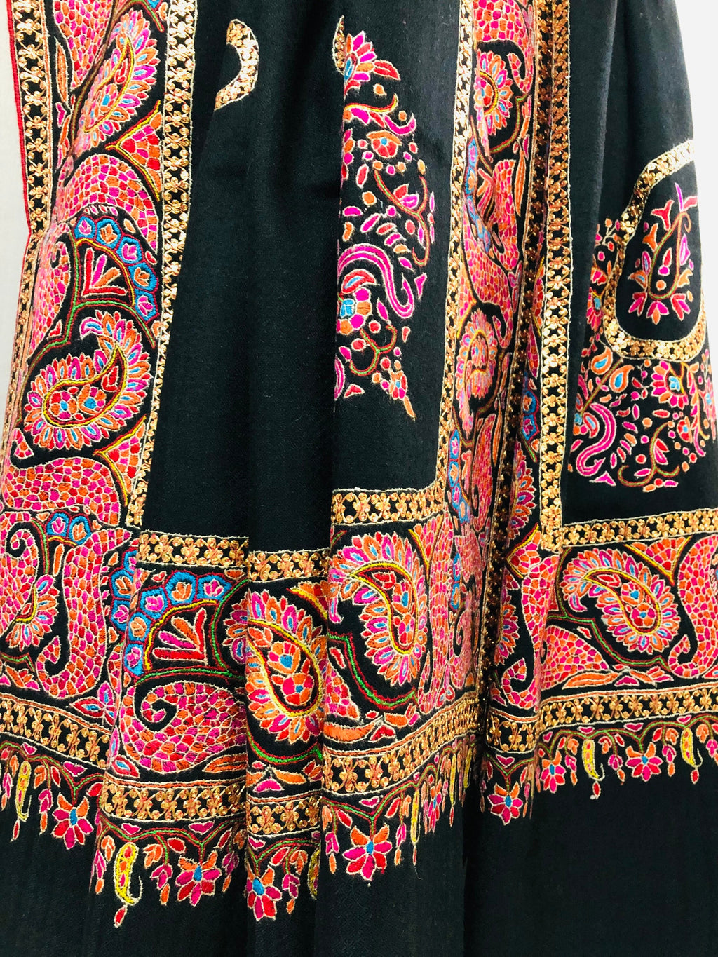 GI Certified Timeless Elegant Peacock Paisley Pattern With Golden Zari Work Handcrafted Real Cashmere Pashmina Shawl - Mehraj Crafts 