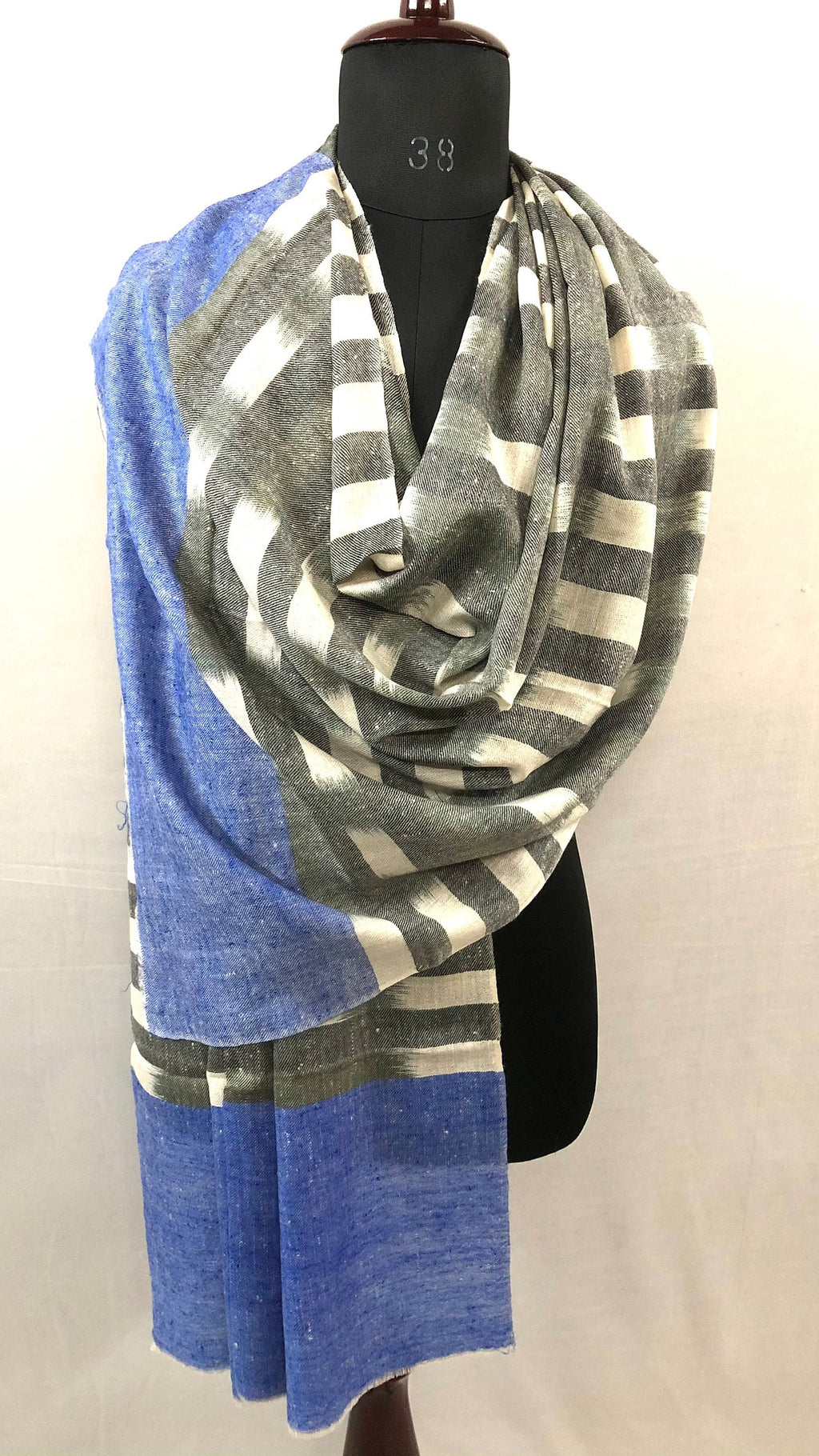 Pashmina Black FridayBlack ink ikkat weave pattern handmade real cashmere/pashmina stole/70X200 cms