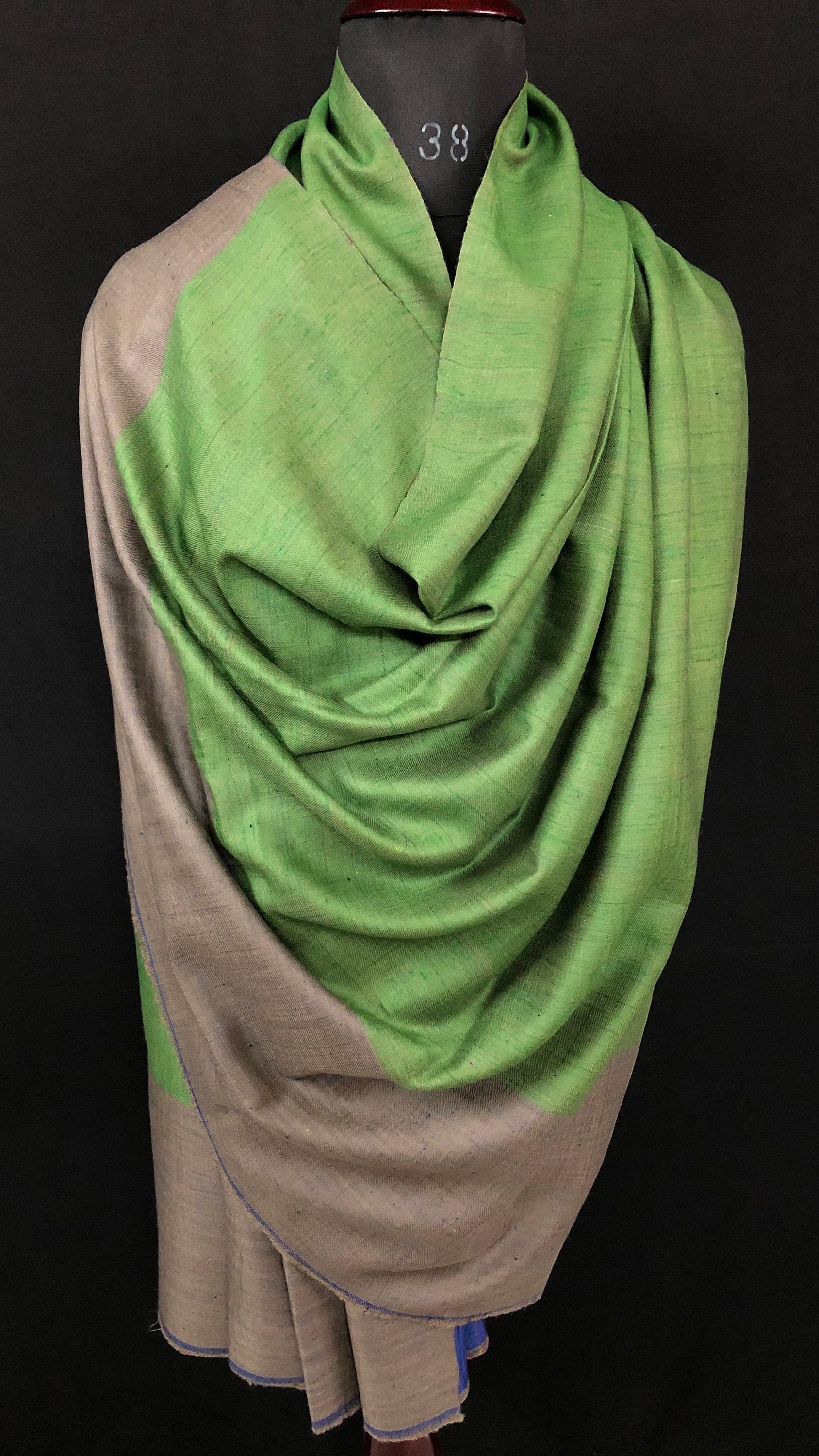 Greenery handwoven reversible checkered ladakhi real cashmere pashmina shawl wrap - Mehraj Crafts 