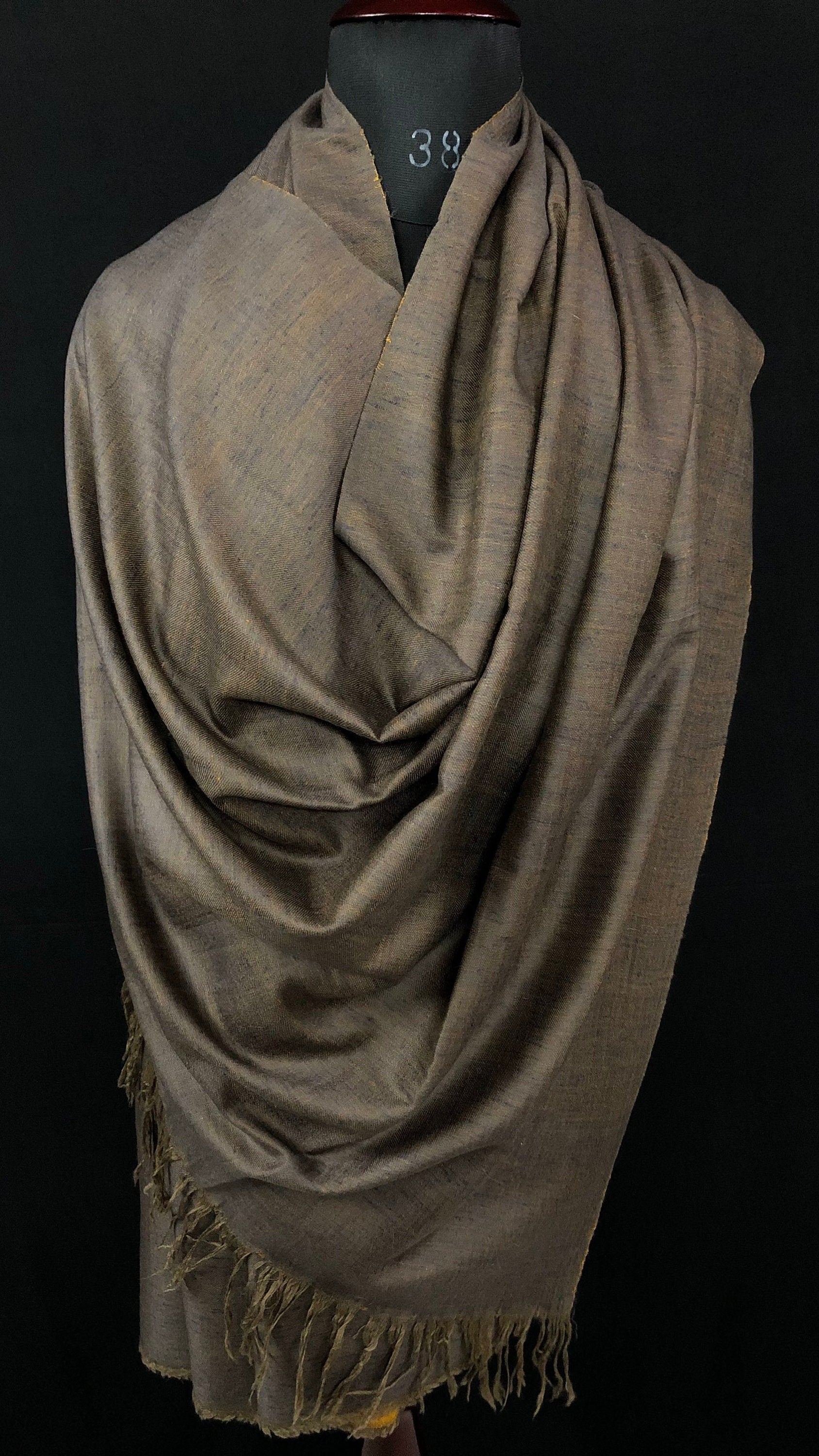 Handmade Reversible Pashmina shawlDark gull grey and amber gold handwoven reversible  ladakhi real cashmere pashmina shawl wrap - Mehraj Crafts 