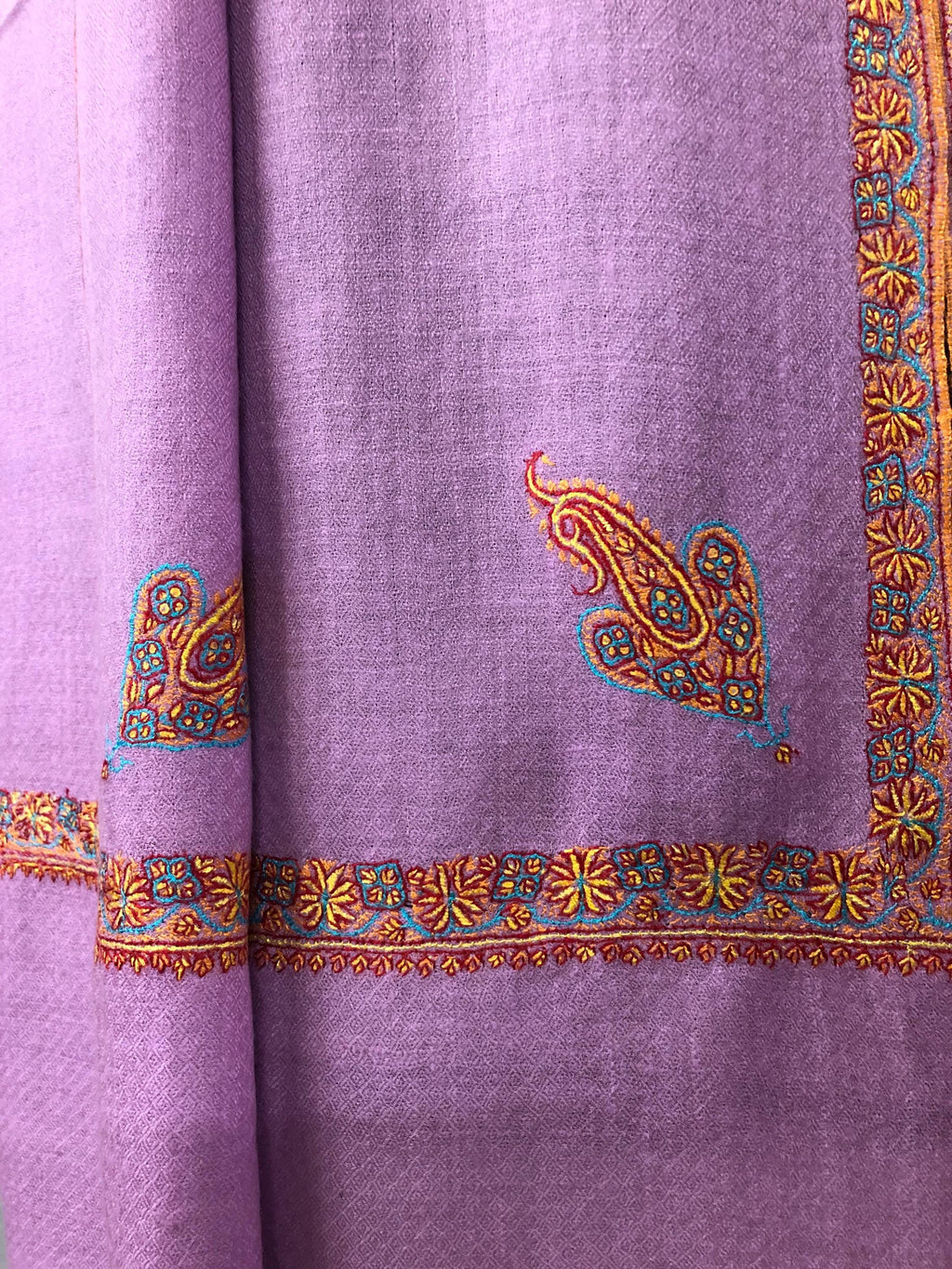 Handwoven Cashmere Pashmina Stole: Sozni Embroidered Border, Purple