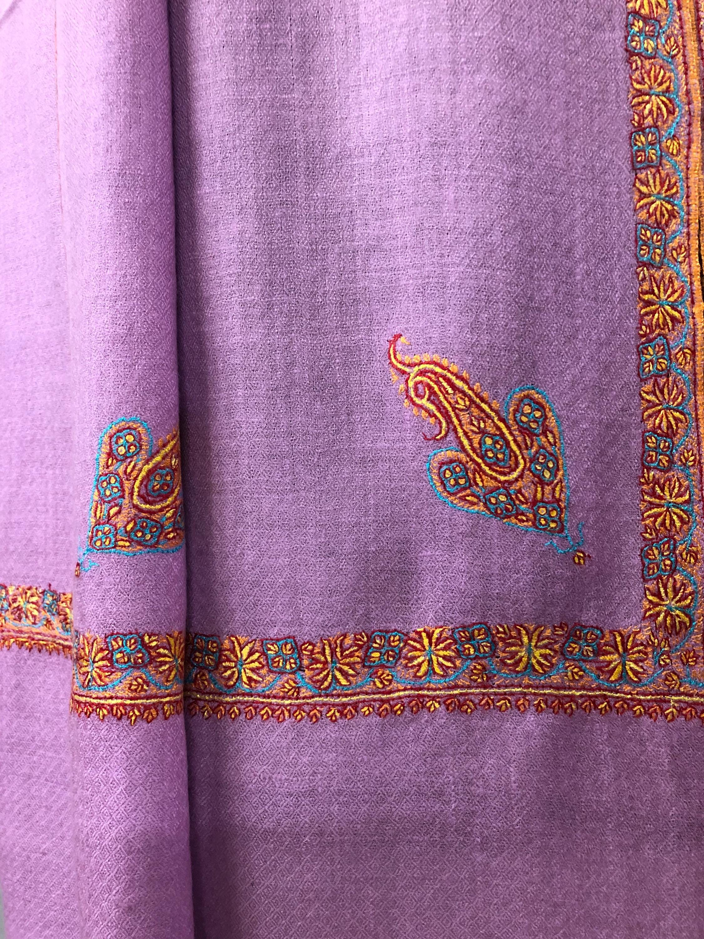 Handwoven Cashmere Pashmina Stole: Sozni Embroidered Border, Purple