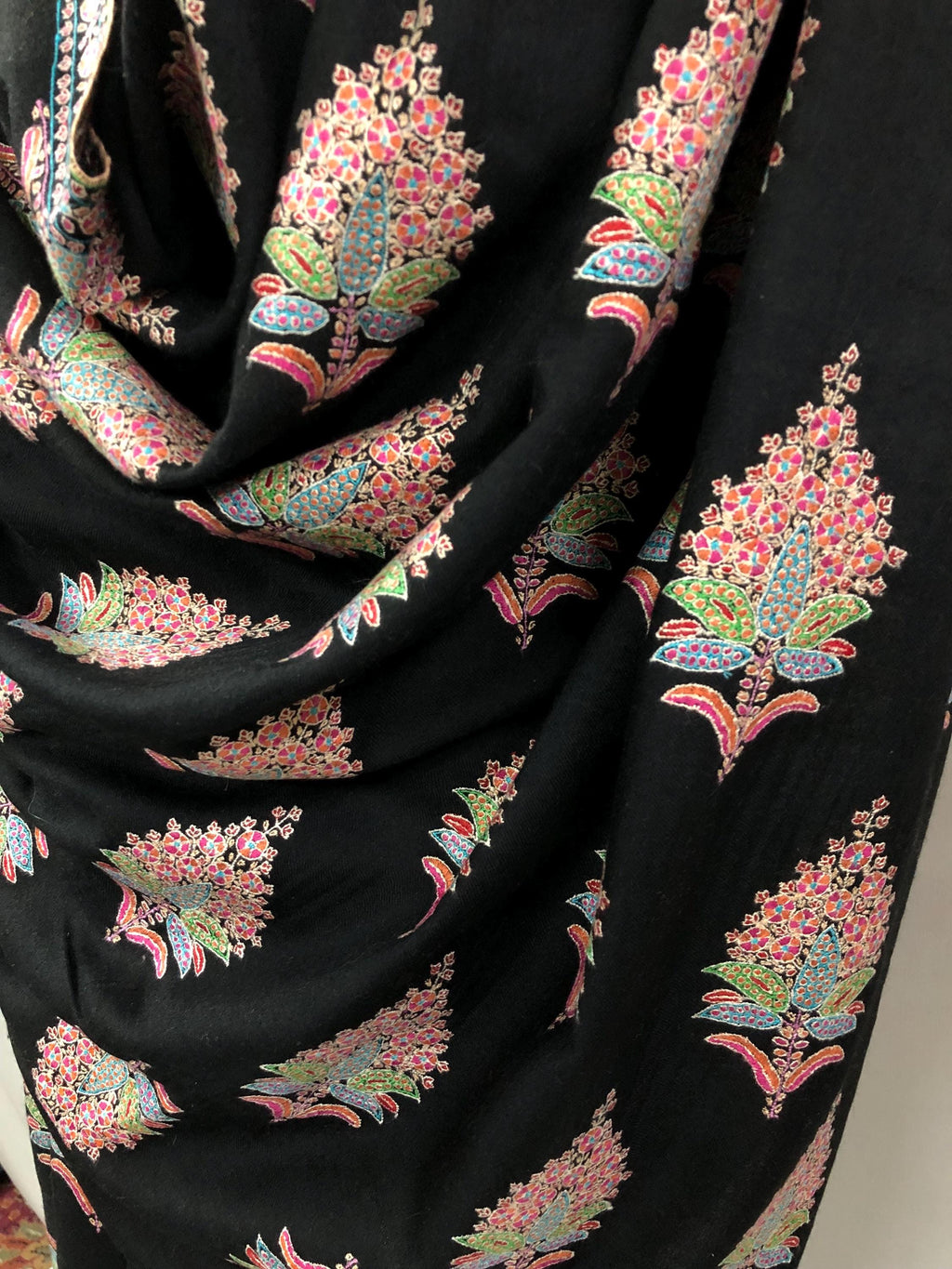 Whispering threads black super micro fine handcrafted grand jamawar embroidered GI Sozani certified kashmir pashmina LARGE shawl - Mehraj Crafts 