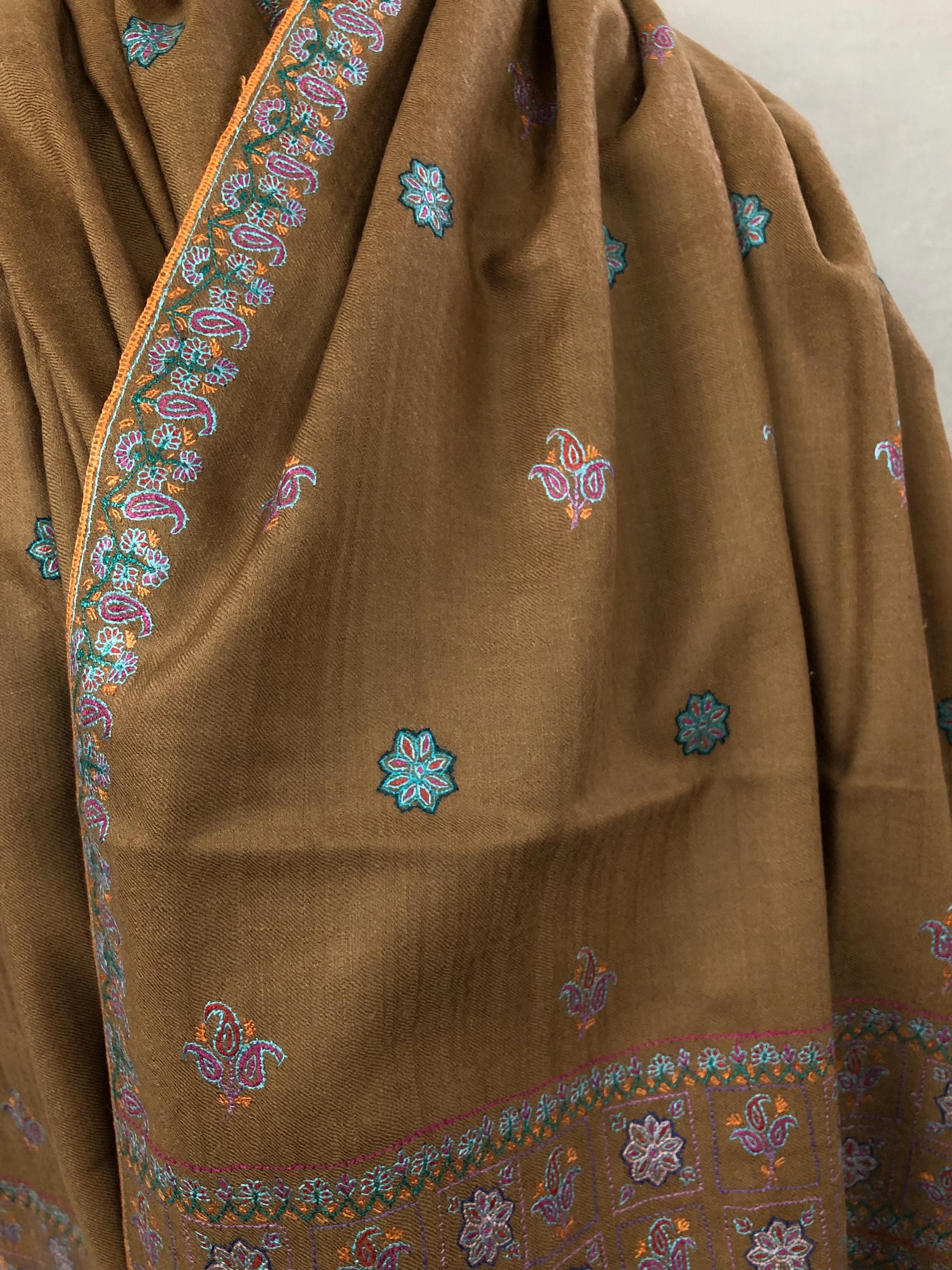Eterna Bootidar Real cashmere pashmina with artistic Palla Embroidery Wrap shawl - Mehraj Crafts 