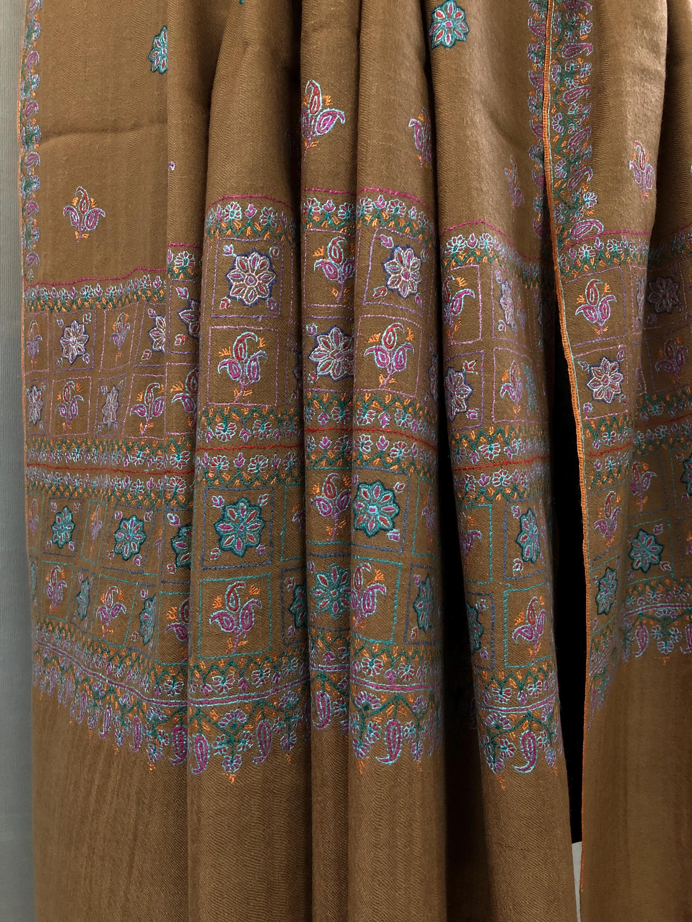 Eterna Bootidar Real cashmere pashmina with artistic Palla Embroidery Wrap shawl - Mehraj Crafts 