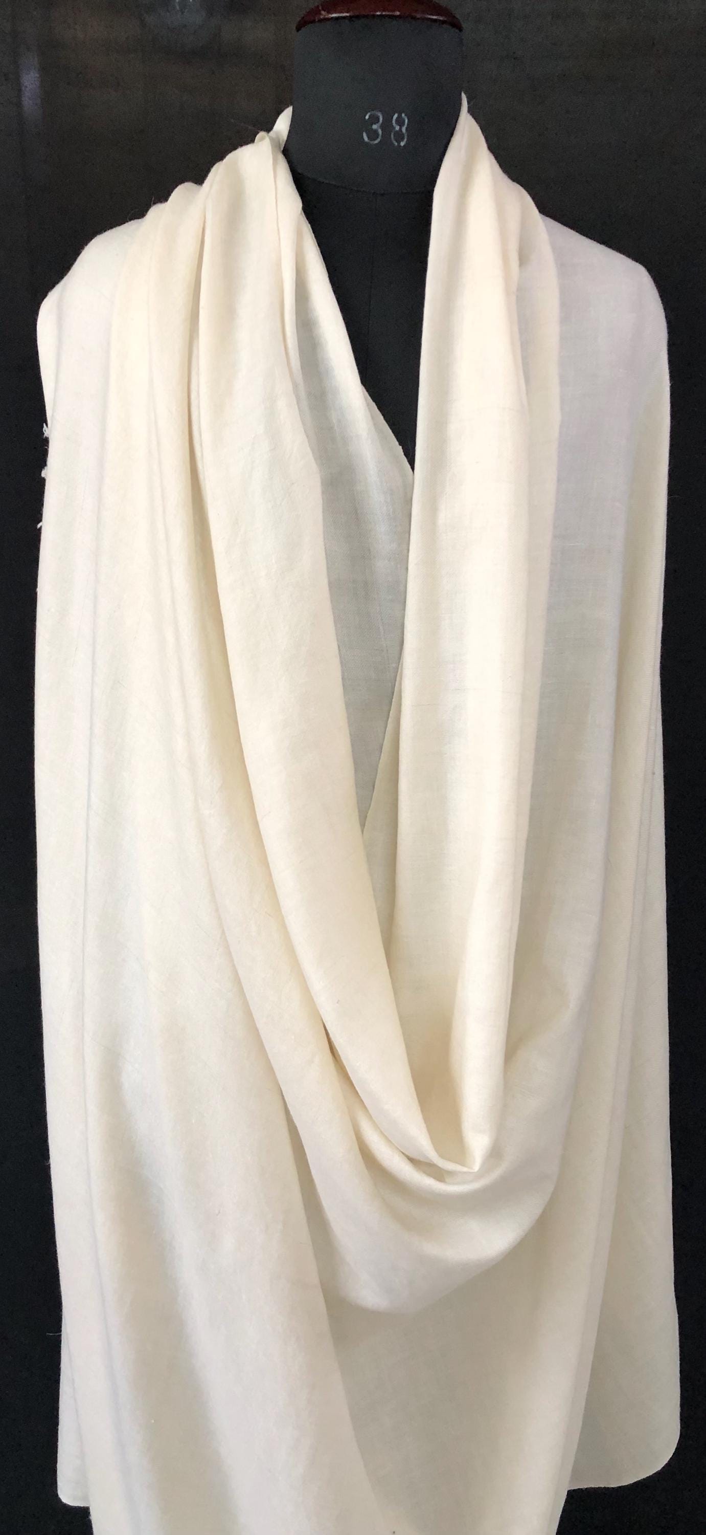 Handmade Ladakhi Cashmere Pashmina Shawl: Extra Large, Natural Off White