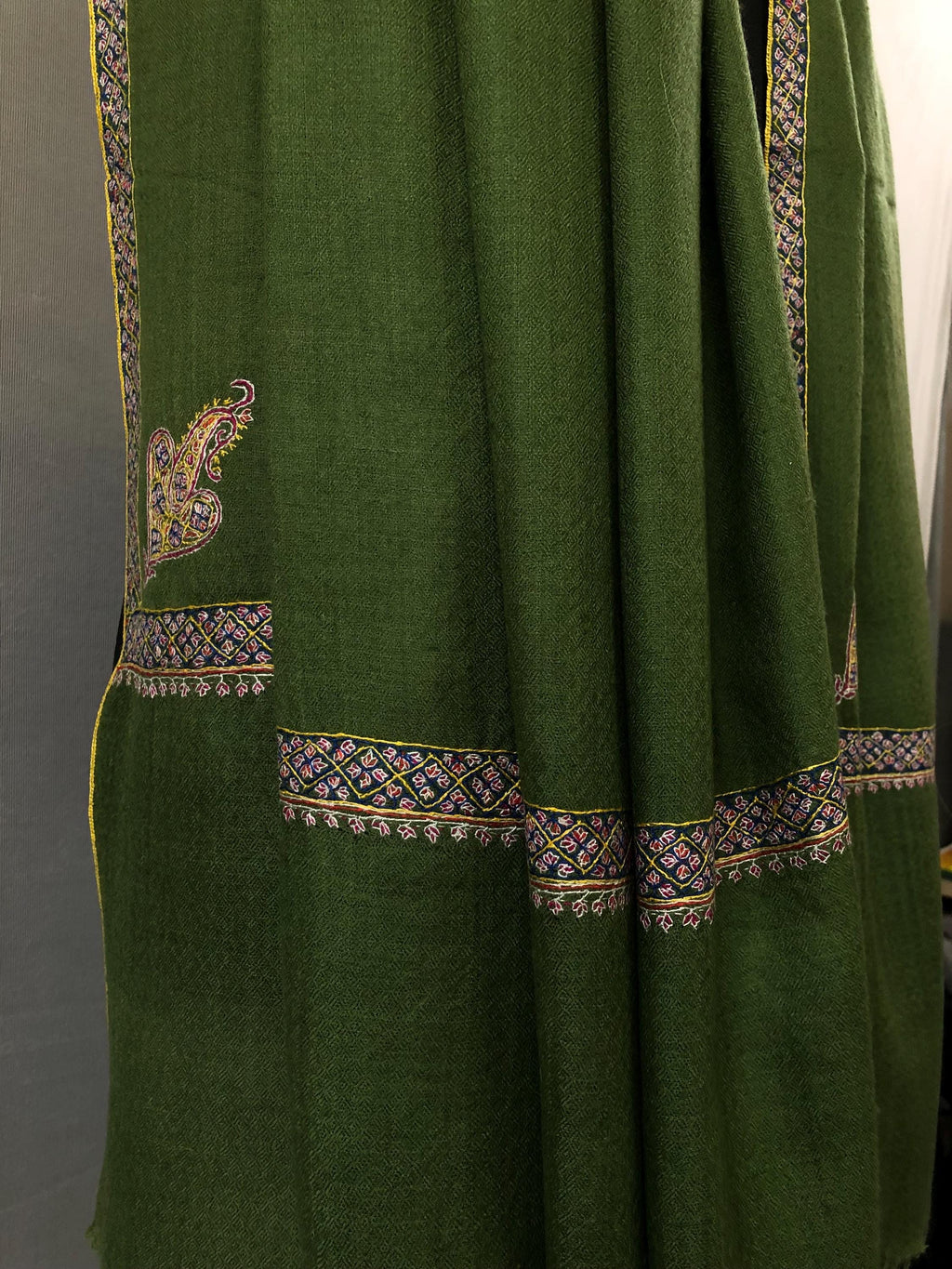Cedar Green GI Sozani Certified Super Fine Hand Embroidered Border Handwoven Real Cashmere Pashmina Shawl - Mehraj Crafts 