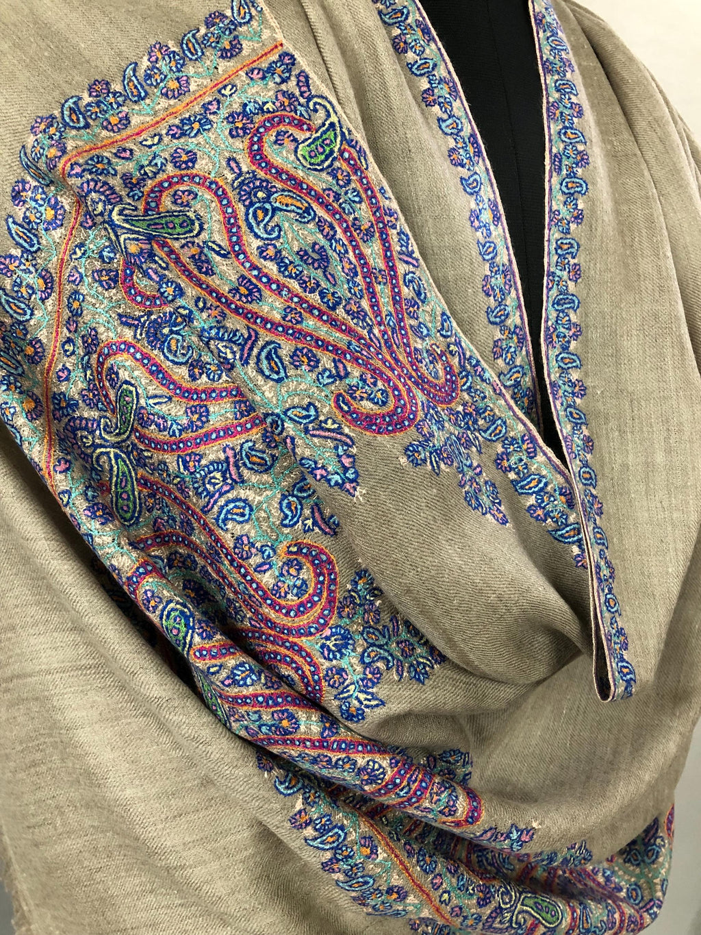 Unique Handmade Undyed Real Goat Pashmina Stole with Sozni Super Microfine Embroidery Palla | Wedding Pashminas - Mehraj Crafts 