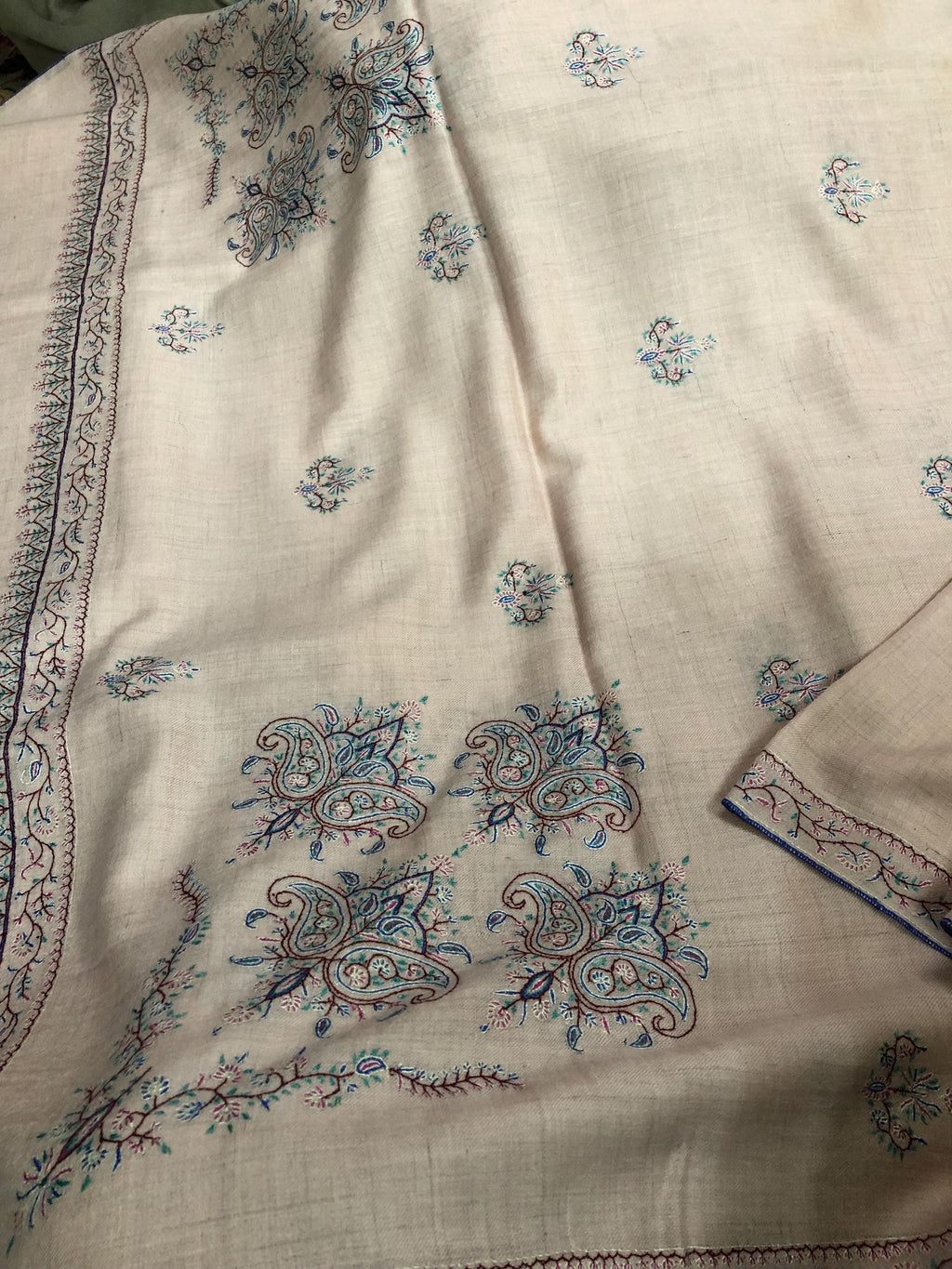 Cream pink GI Sozani Embroidered Bootidar Designdar Handmade Ladakhi Cashmere Pashmina Shawl-100x200 cms