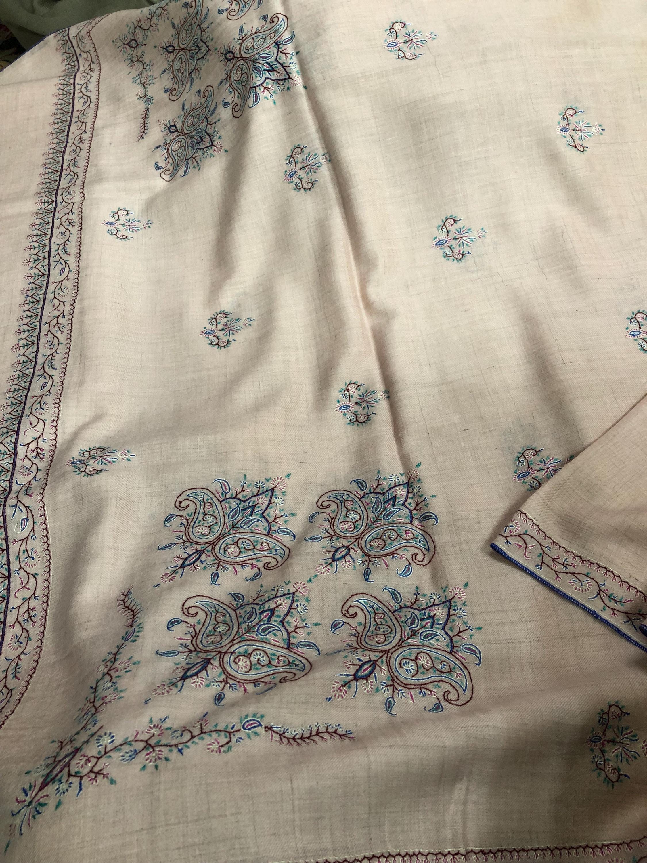 Cream pink GI Sozani Embroidered Bootidar Designdar Handmade Ladakhi Cashmere Pashmina Shawl-100x200 cms